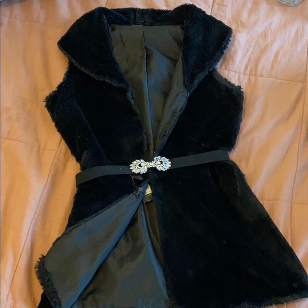 Super cute black  fuax fur vest